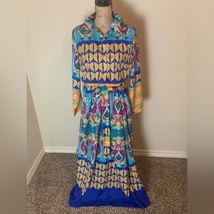 Multicolor dress with belt.